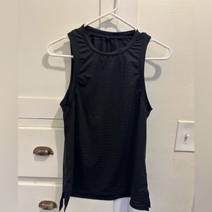 Black workout tank